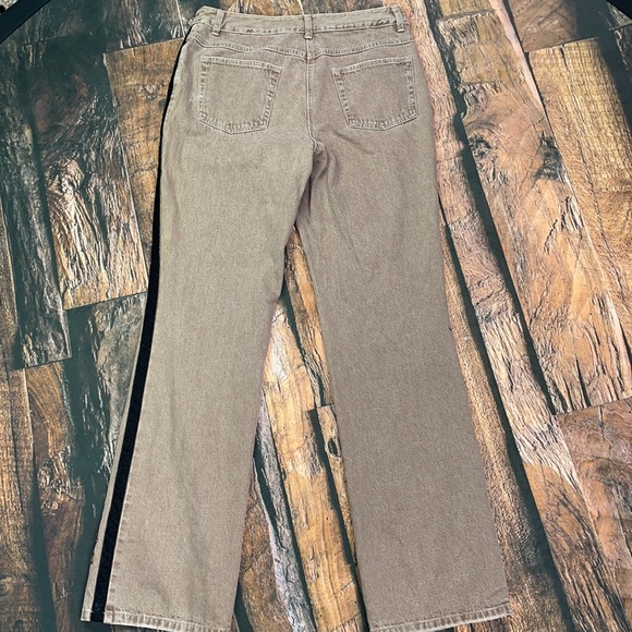 Jeanology collection brown with velvet flowers jeans size 10 - Picture 5 of 7